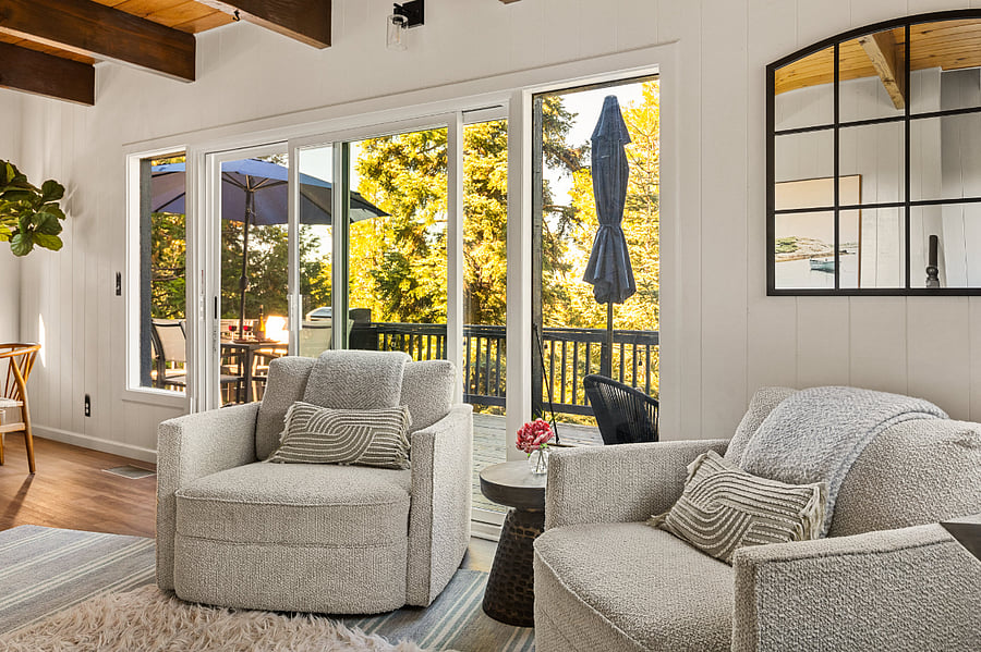 Incredibly comfortable swivel chairs