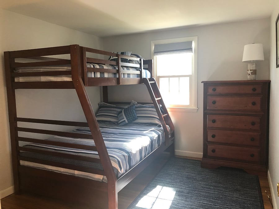 Bunk bedroom, twin over full