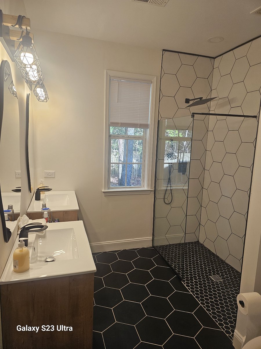 Furnished Finder property 748351_1 photo 25