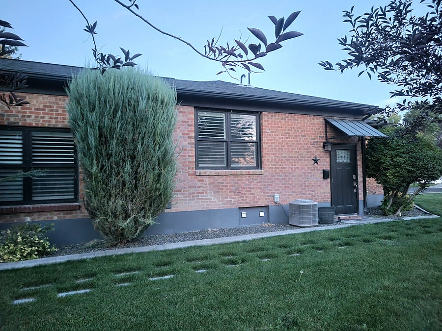 Side entrance 