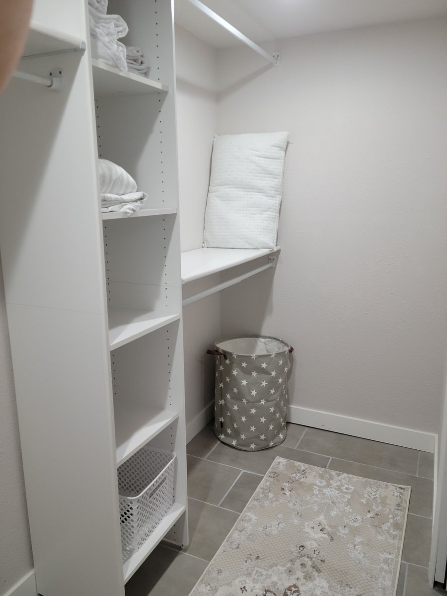 Walk-in closet