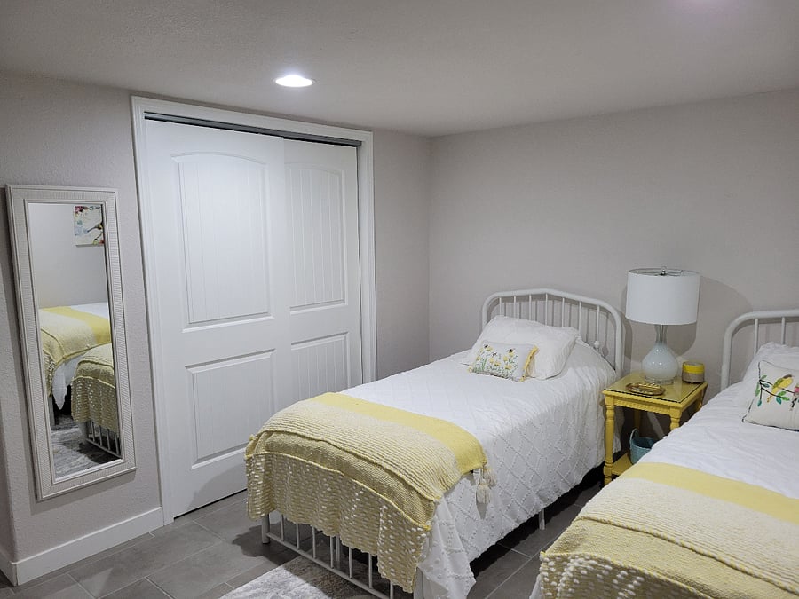 Second bedroom 2 twin beds with large closet.