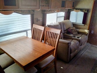 Furnished Finder property 748507_2 photo 3