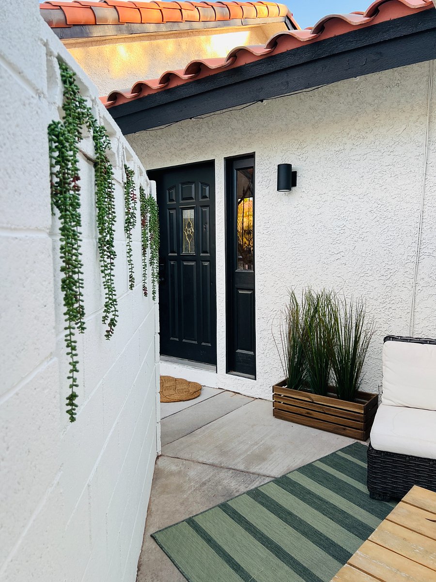 Landscaped private entryway.