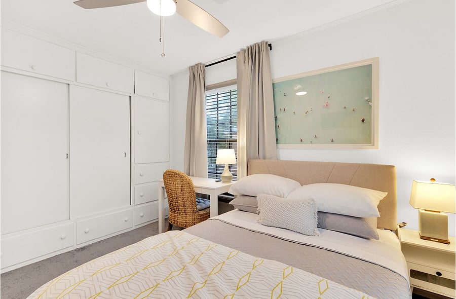 2nd Bedroom (B) Suite
Includes, large double size bed, TV and work station