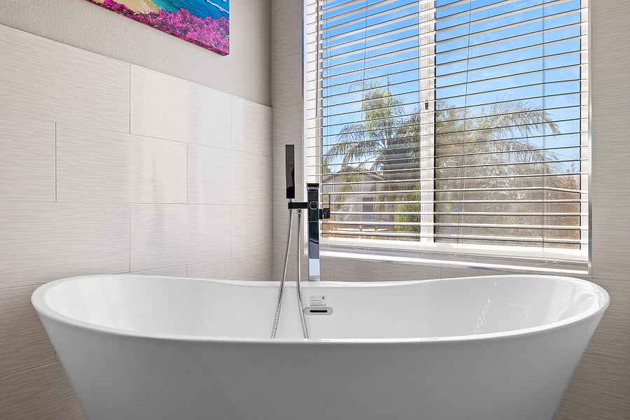 Master Bathtub