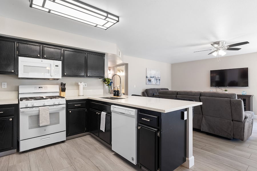 Full Kitchen with new appliances