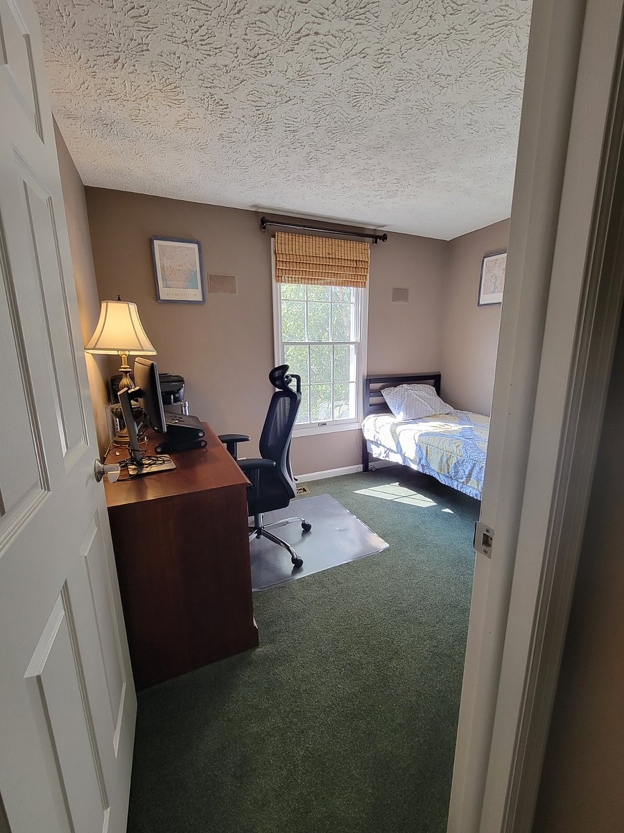 Twin Bedroom/Office