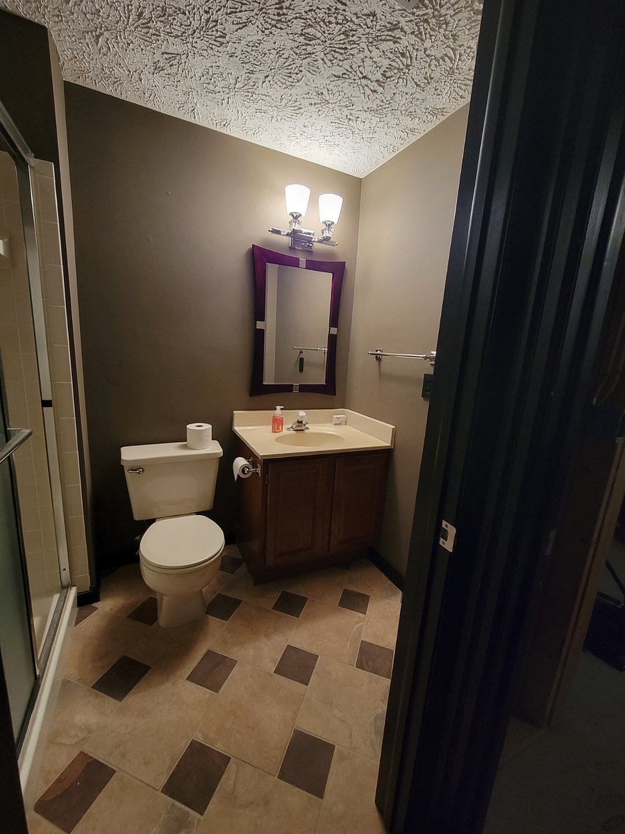 Basement/Bathroom
