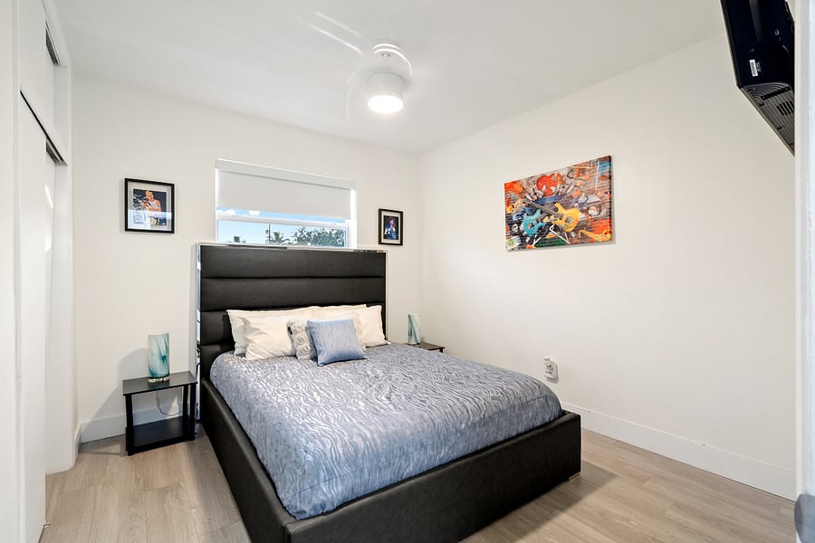 Bedroom #4 Features Queen bed.