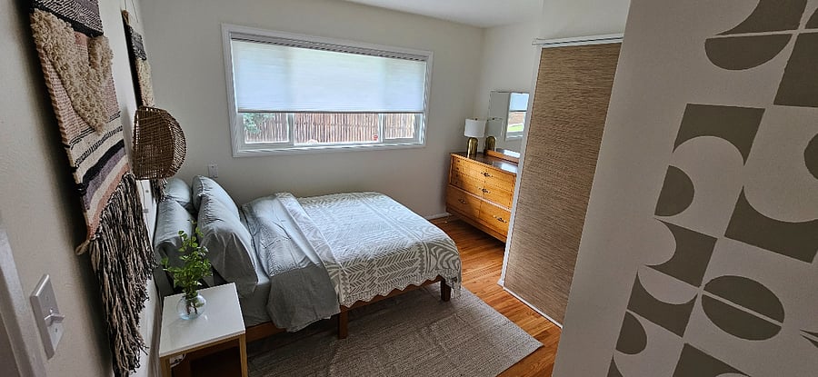 Bedroom #2 (Full sized bed)