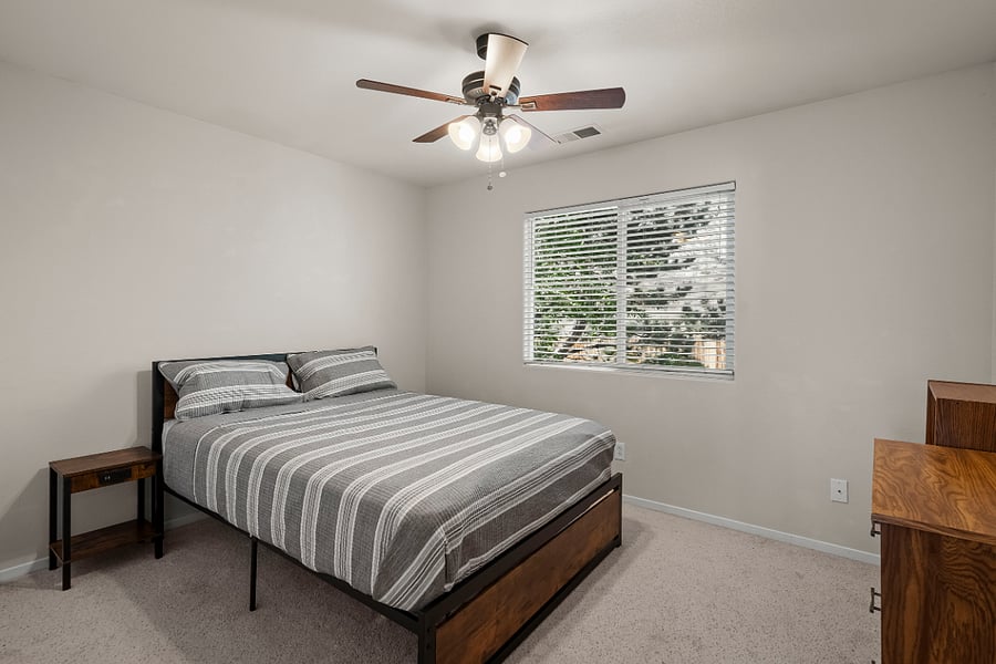 Guest bedroom #1
