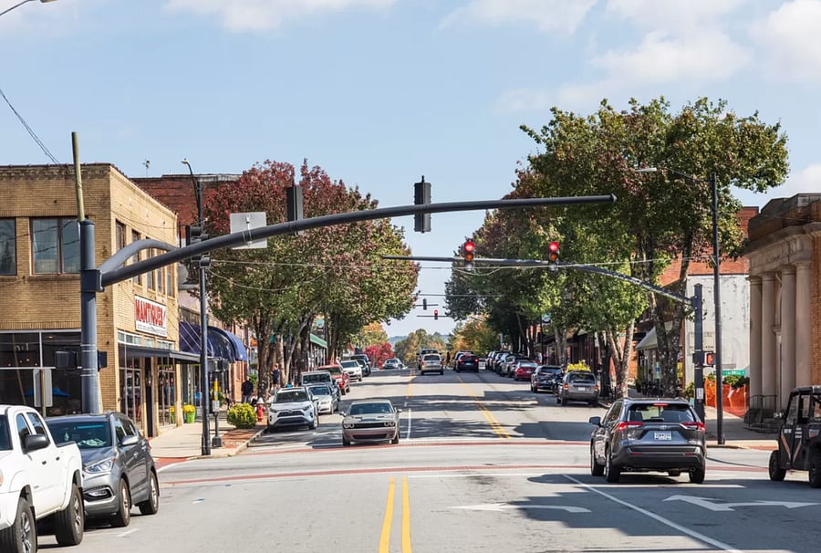 Downtown Brevard - Quaint with mountain views