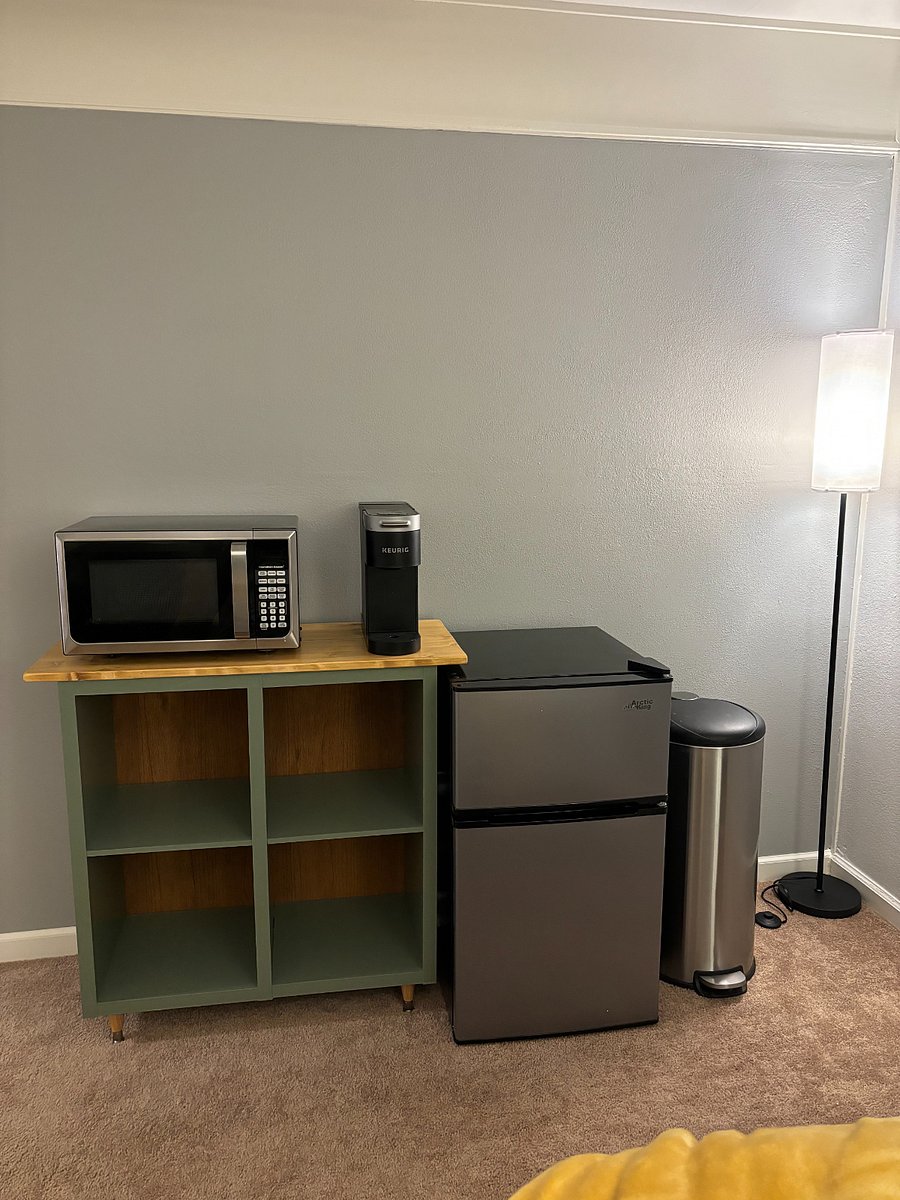 Kitchenette in bedroom