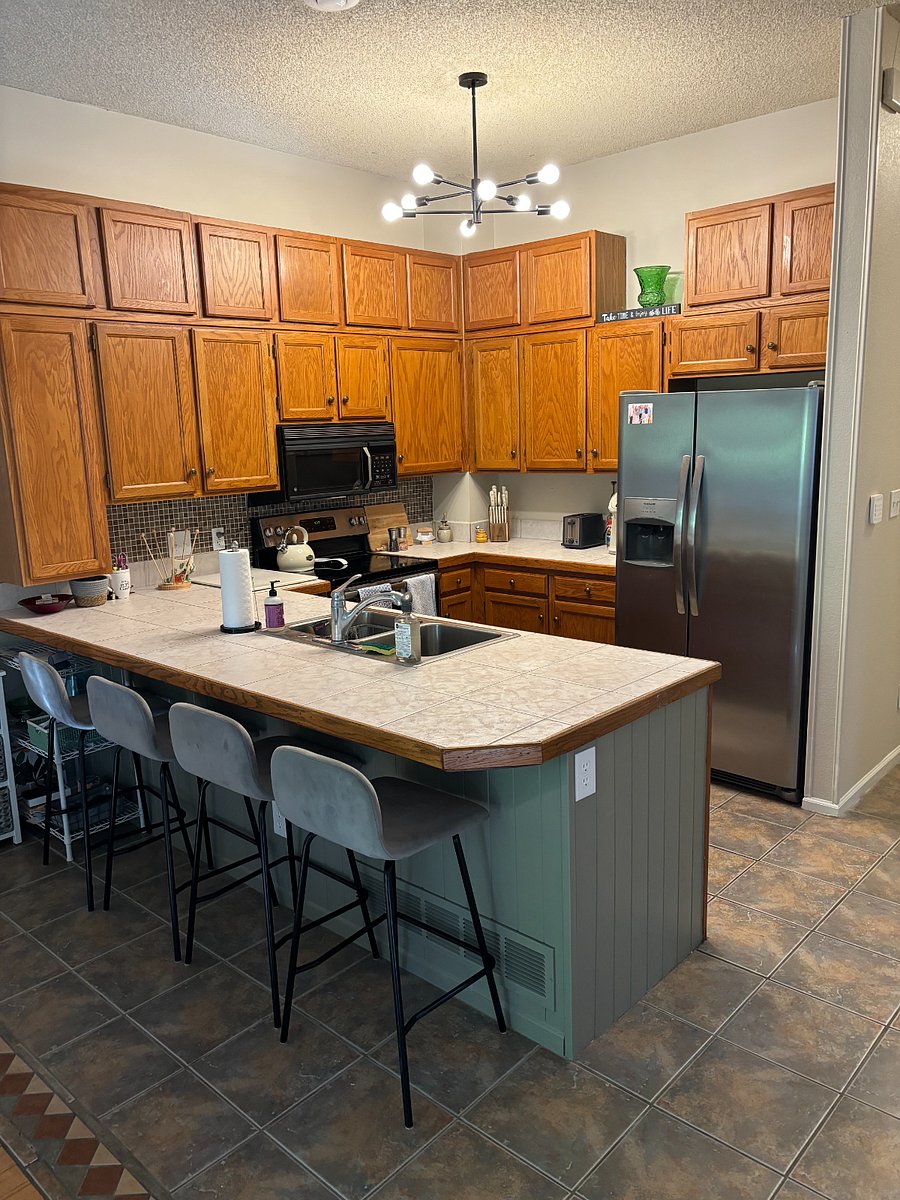 Shared full kitchen 