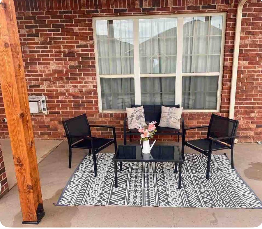 There is a path to the left of your entrance door that leads to a shared patio. Smoking is permitted on the patio only with advance notice upon lease signing.
Absolutely no smoking if your personal a/c is running.