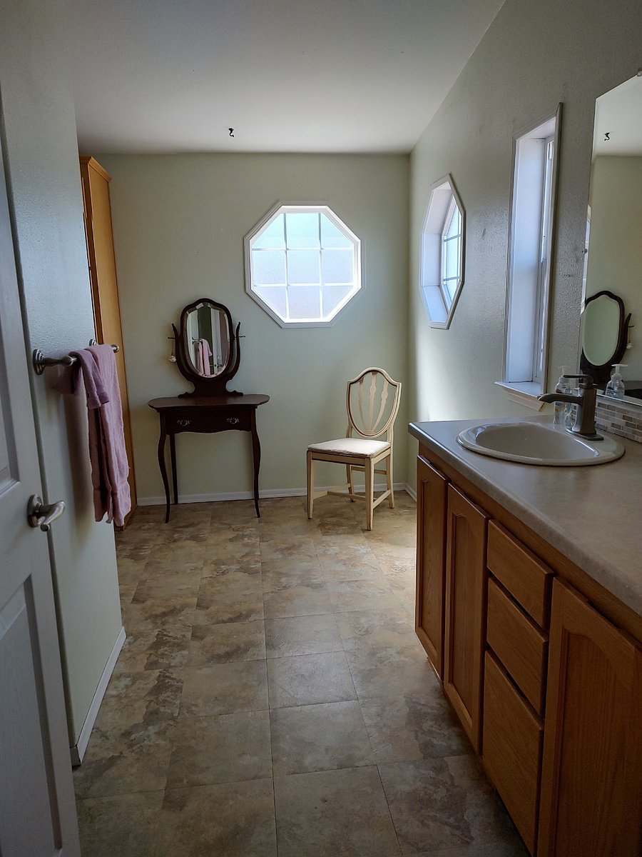 Furnished Finder property 750019_1 photo 3