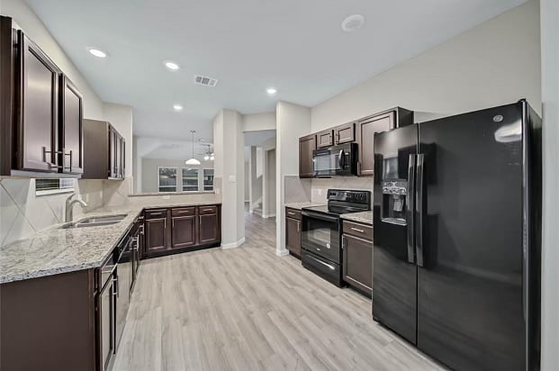 Furnished Finder property 750025_1 photo 5