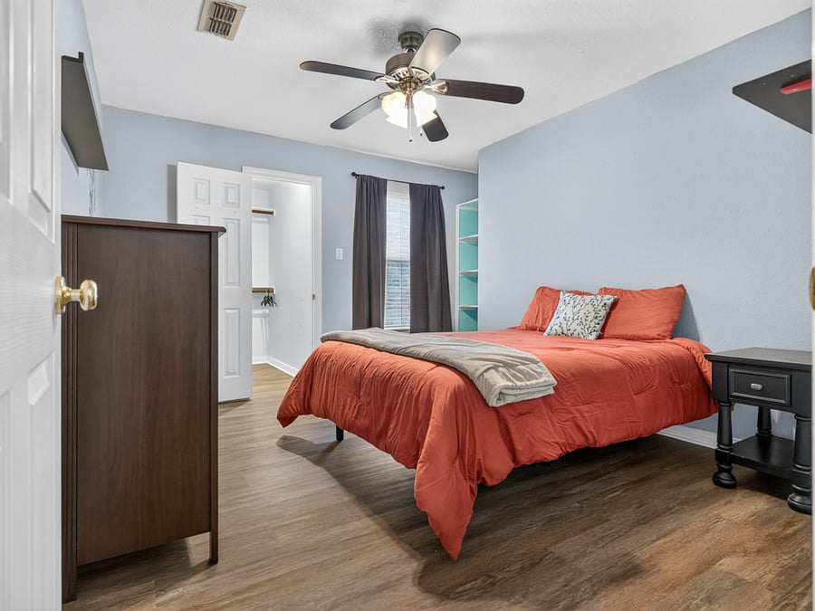 Upstairs Bedroom 2