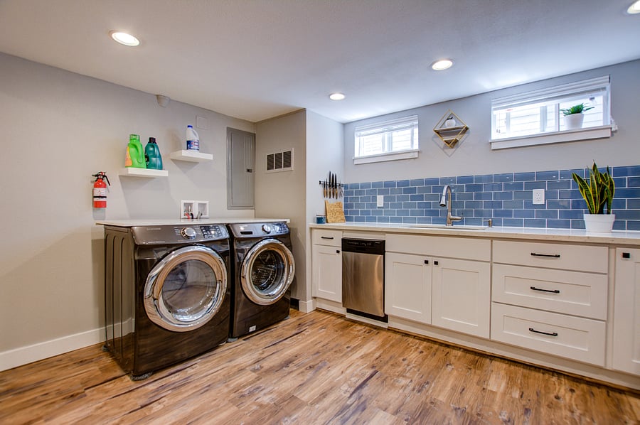 Washing machine and dryer set and wet bar
