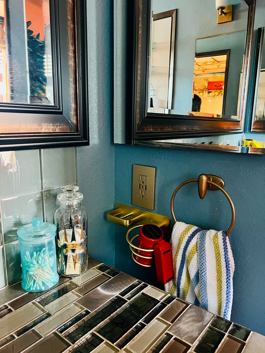 "Viva Mexico" Medicine Cabinet & Blow dryer