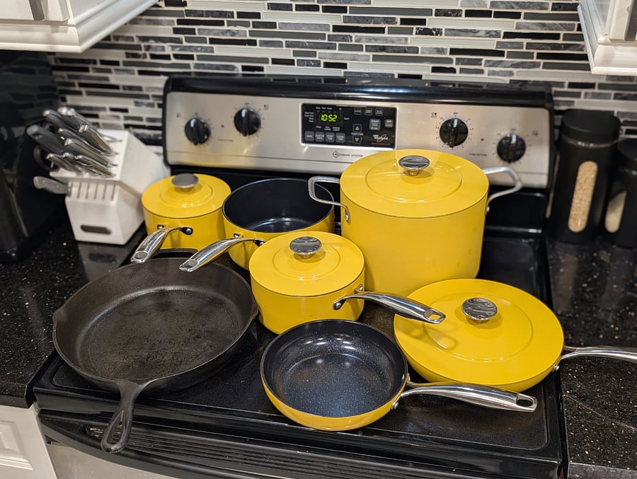 Ceramic Pots w/Cast Iron Skillet