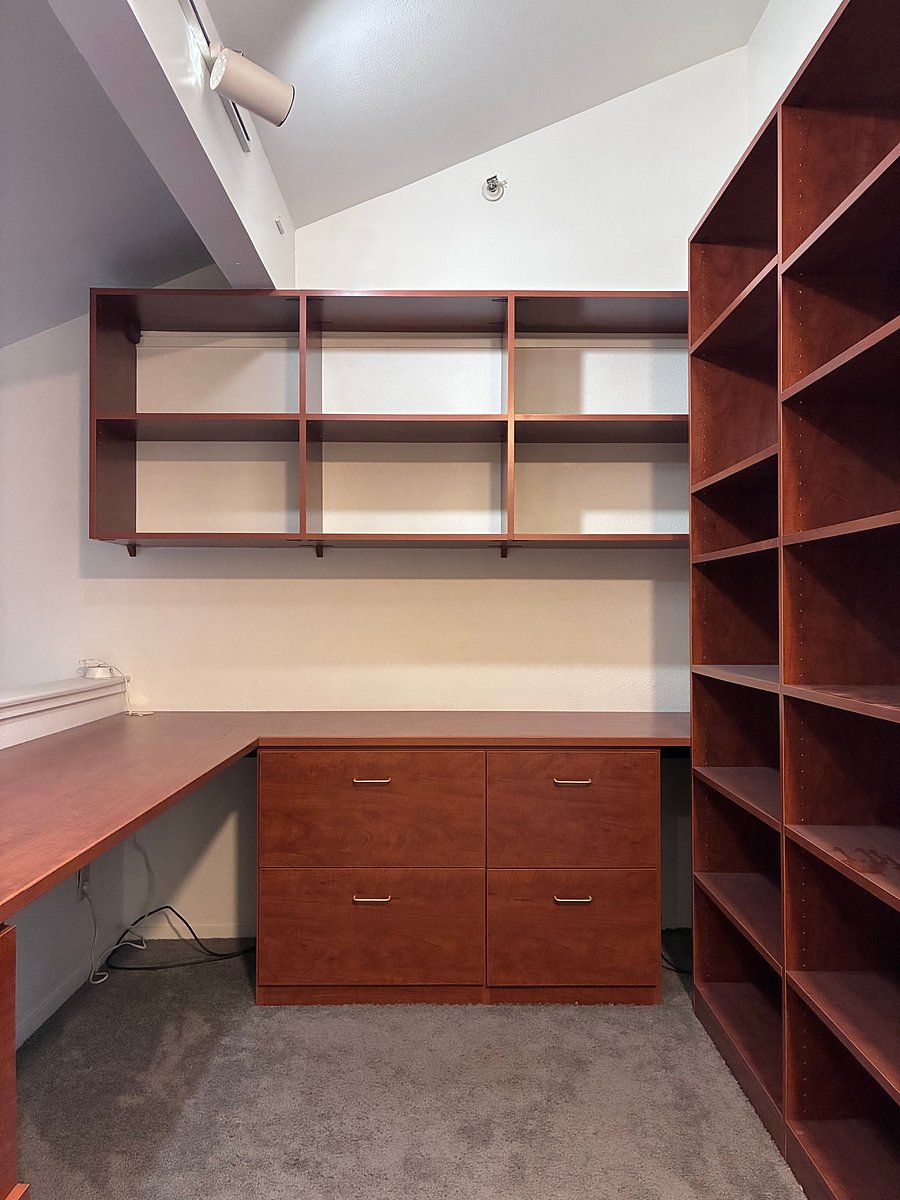 Upstairs loft (outside of primary bedroom)