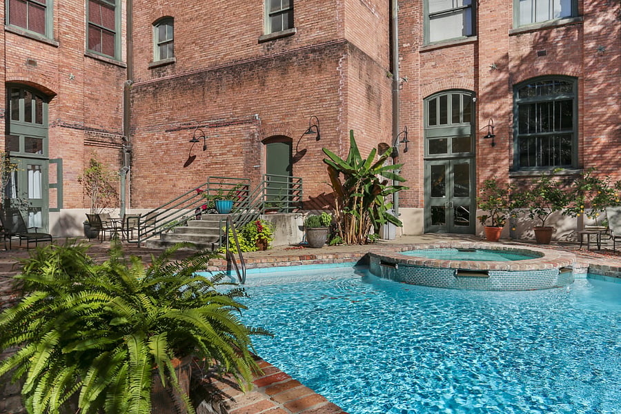 Swimming Pool & Hot Tub