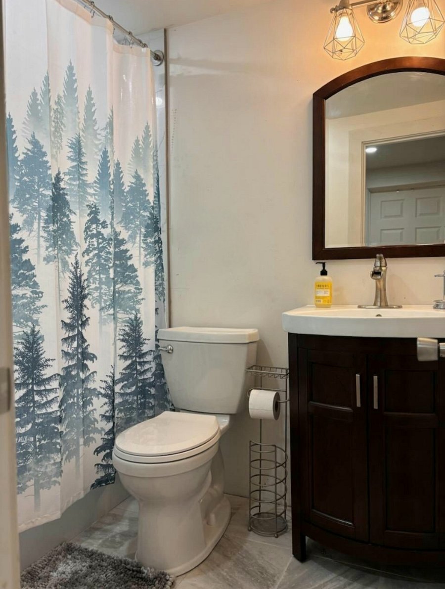 Full bathroom
