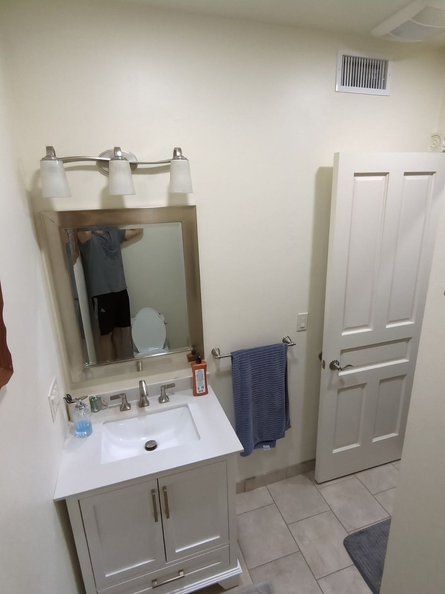 2nd Bath - Walk-in Shower
