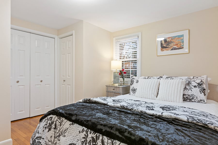 Master Bedroom w/ Queen Bed & Half Bath