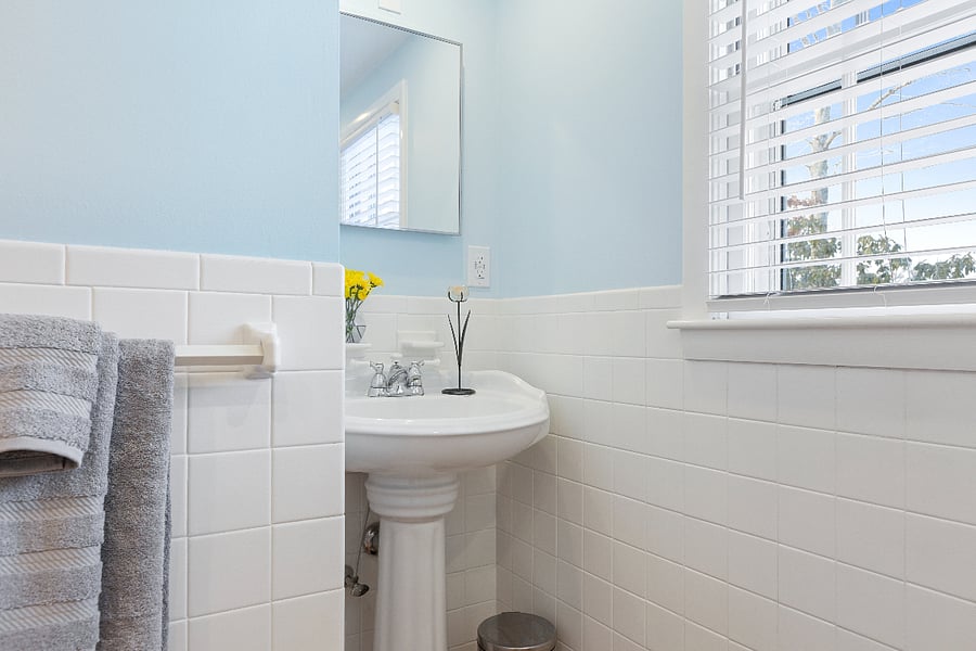 Full size Bathroom w/ Sink