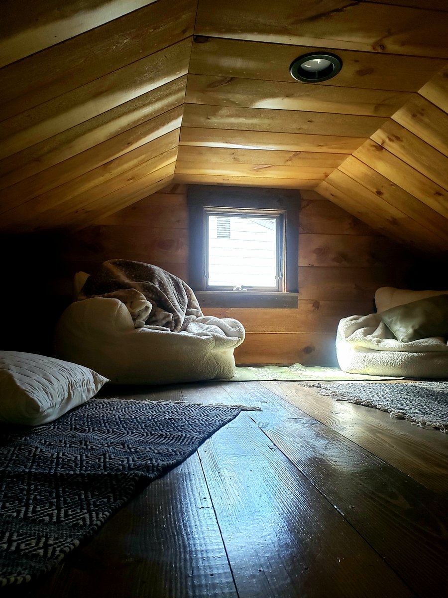 Loft that now has two twin beds