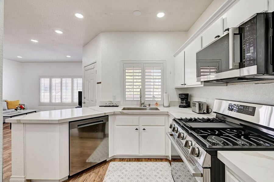Furnished Finder property 751104_2 photo 18