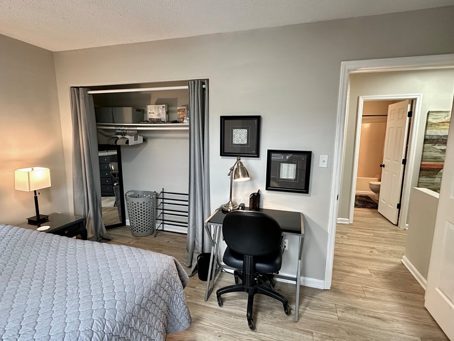 2nd Bedroom with queen bed, desk, desk chair & Smart TV

Bedrooms and full bath on 2nd level