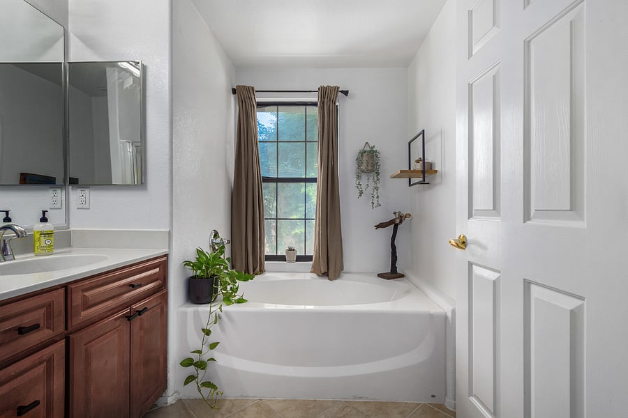 1702 E Bell Rd 189 - Bedroom 1 Bathroom