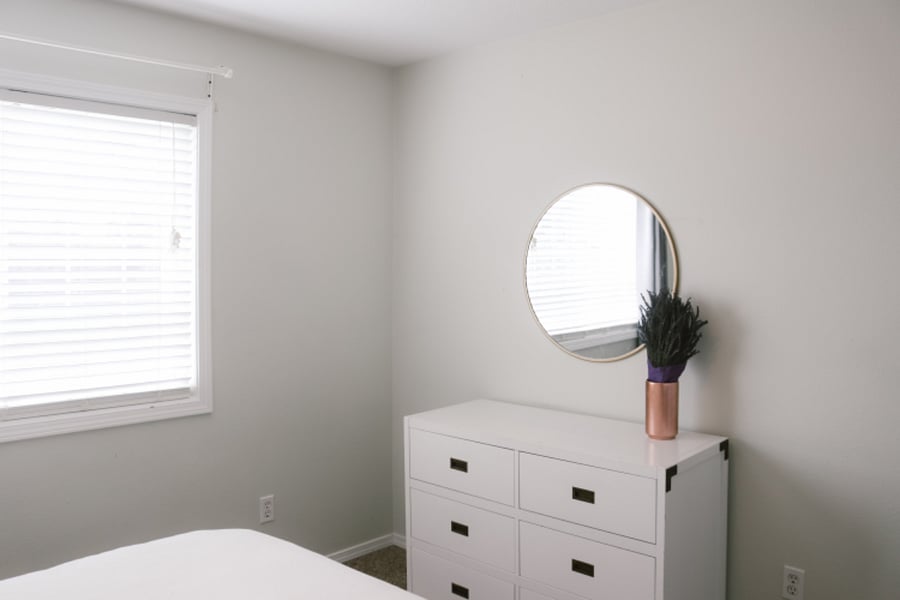 Queen Bed Room 