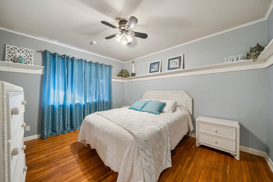 2nd Bedroom with Queen Bed