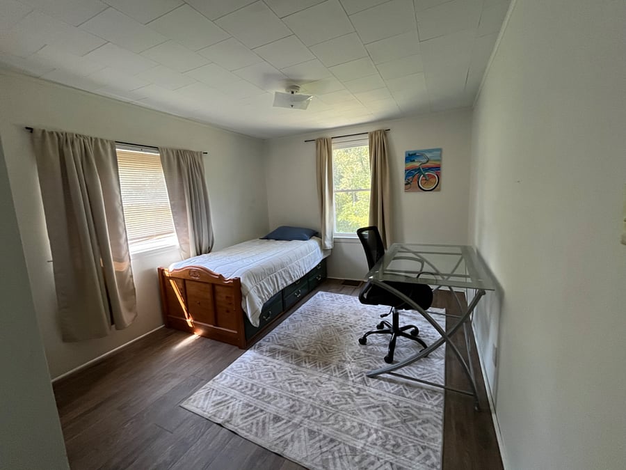 Bedroom #3 twin bed and desk
