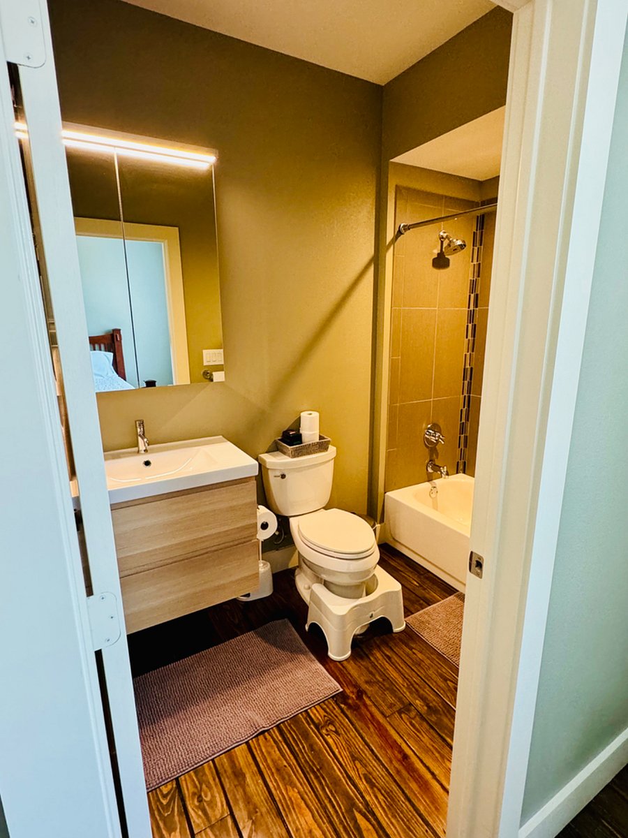 Guest Suite Bathroom