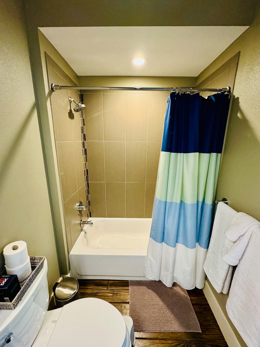 Guest Suite Bathroom