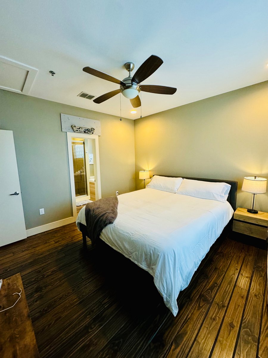 Primary Bedroom w/ Ensuite Bath