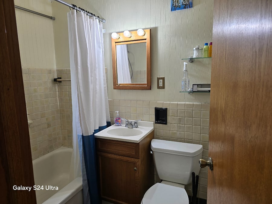 Unit 1 bathroom