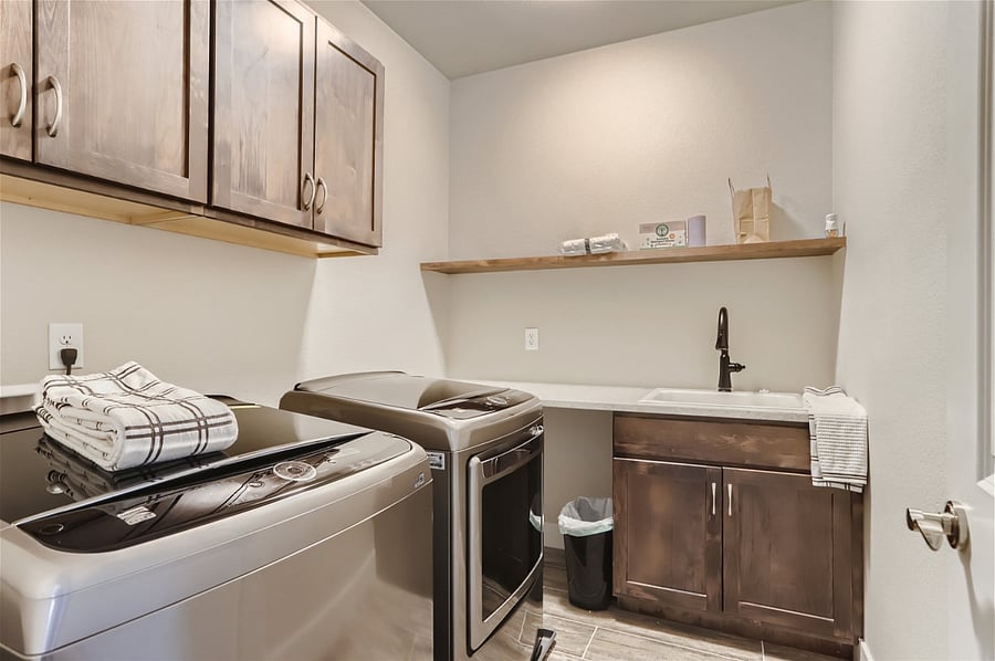 2nd floor laundry room