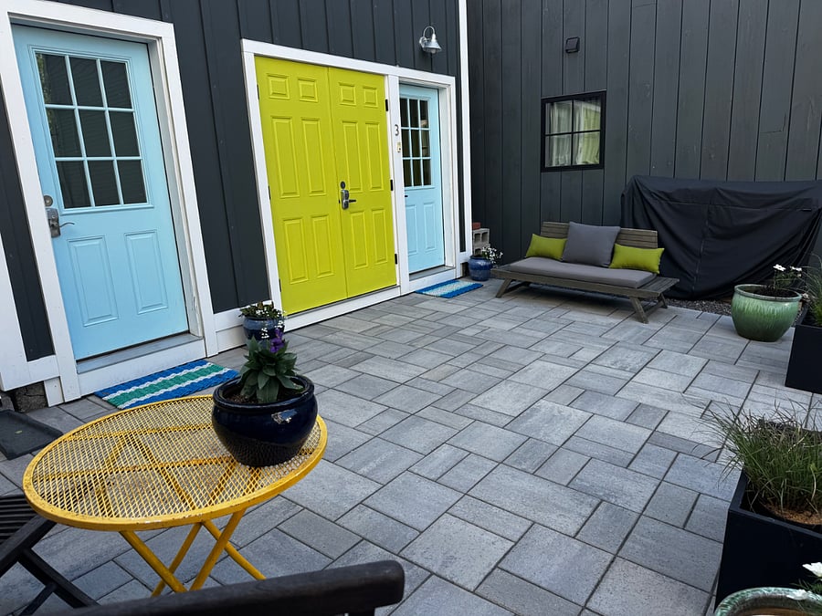 Outdoor patio areaV