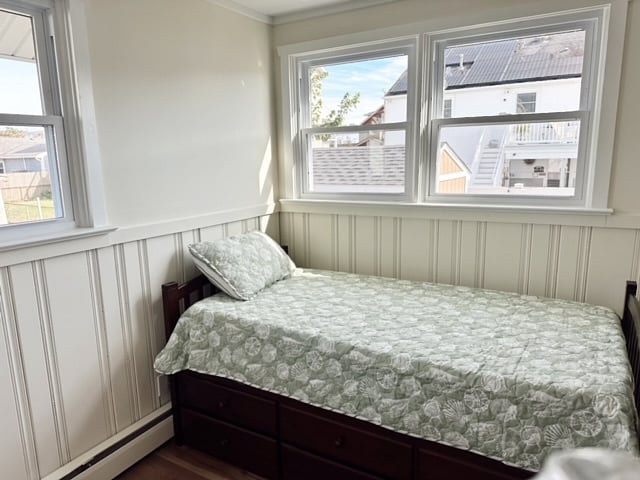 Twin bed with pullout trundle. (Sleeps two)