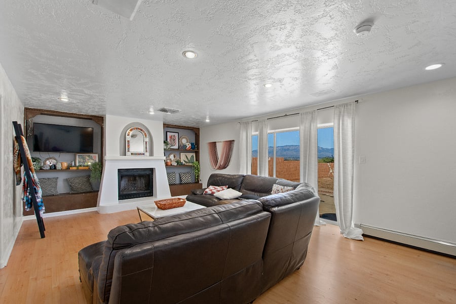 Furnished Finder property 752105_1 photo 3