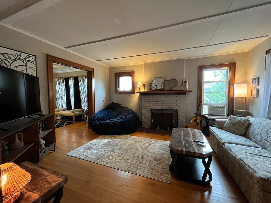 Living room photo #2