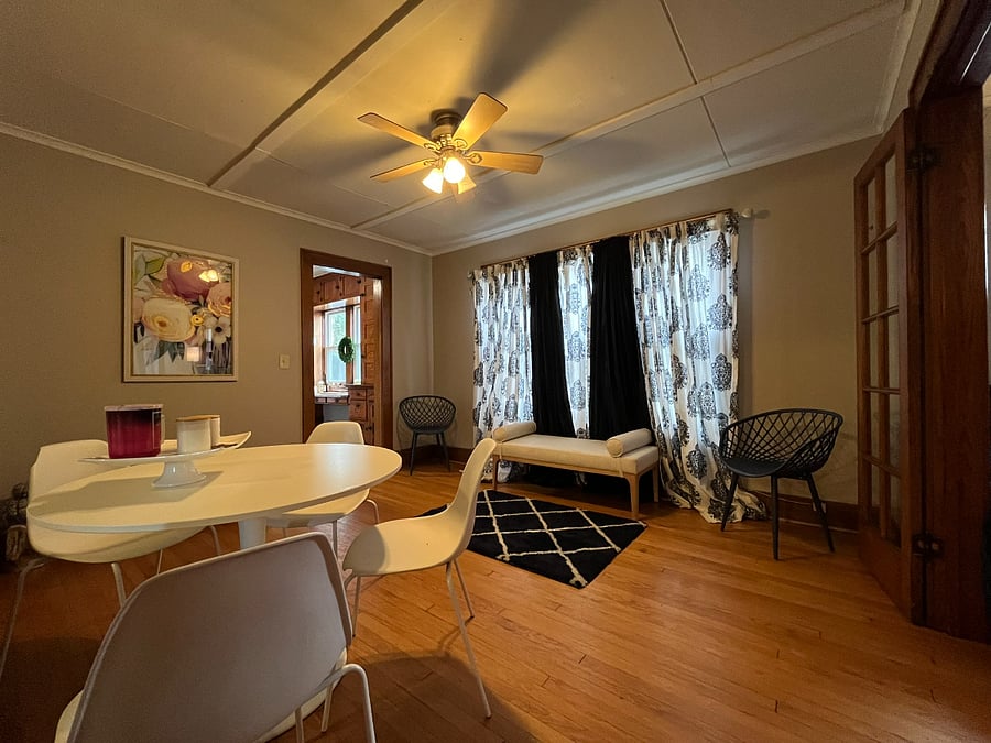 Dining area photo #2