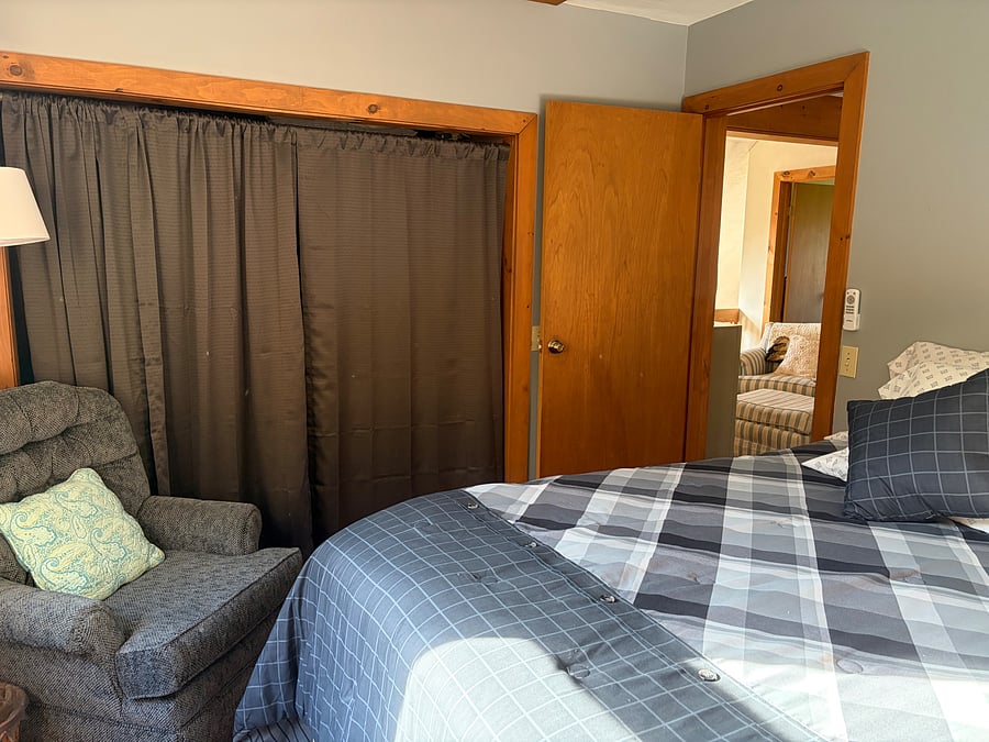 Second level queen bedroom